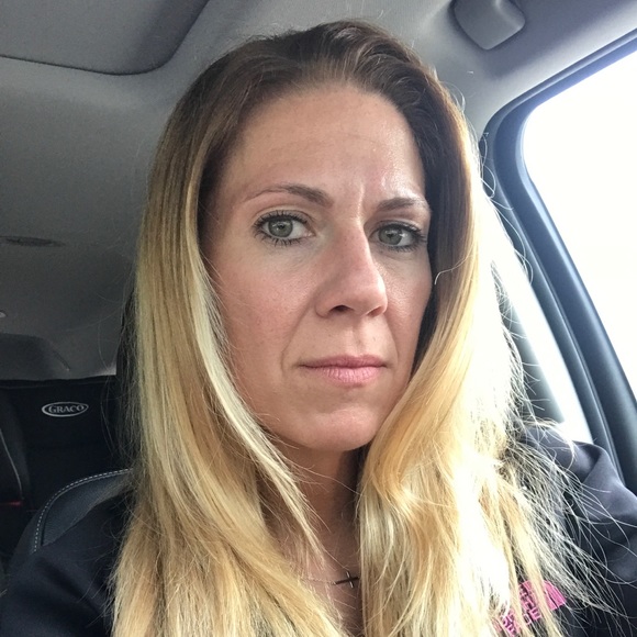 Meet your Posher, Donna - Picture 2 of 2